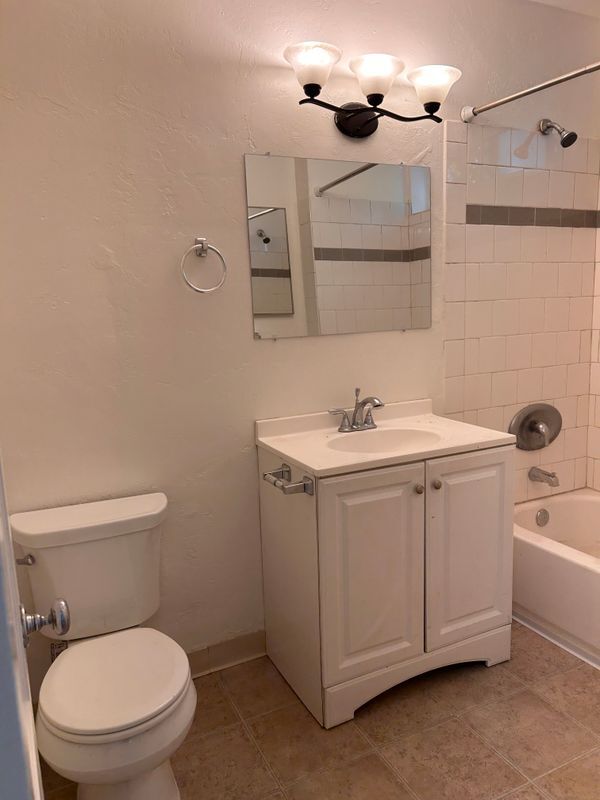 Foto del edificio - 2836 Jarvis St