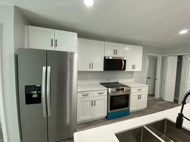 Building Photo - 17207 Waldrun Ave