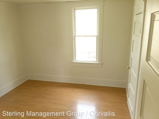 Building Photo - 4 br, 2 bath House - 216 NW 15th St.