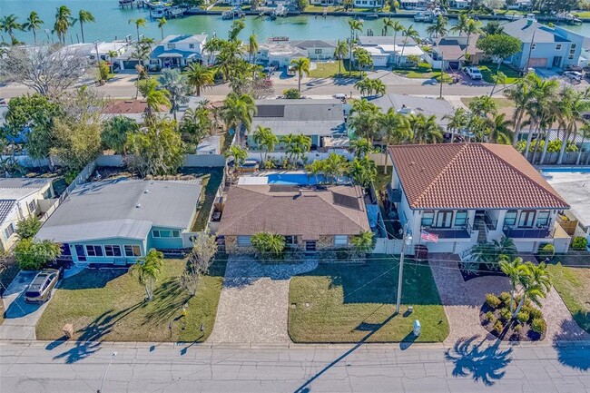 Building Photo - 717 Sunset Cove