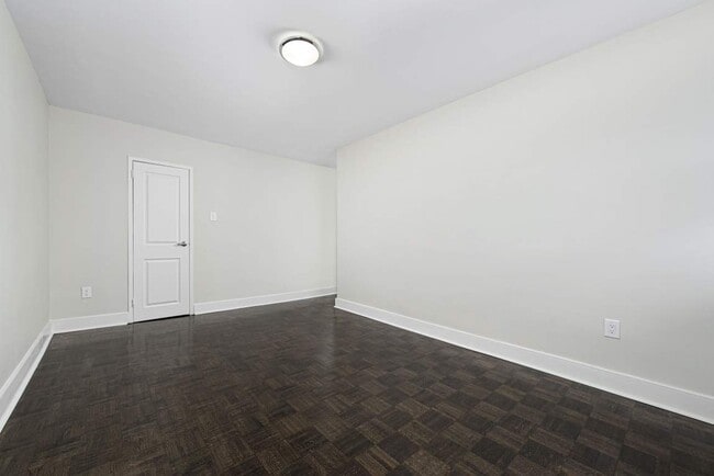 Thorncliffe Park Drive Rentals Promo - 71 Thorncliffe Park Dr