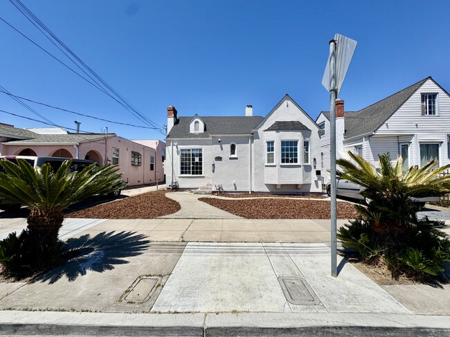Building Photo - 1835 108th Ave