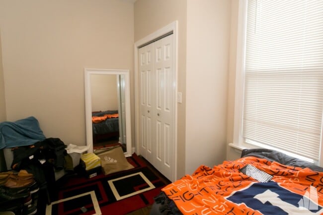 Foto del edificio - 2506 W Argyle St