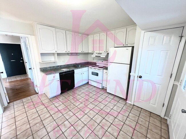 Foto del edificio - Spacious 2 Bed, 1.5 Bath Condo/Townhome in...