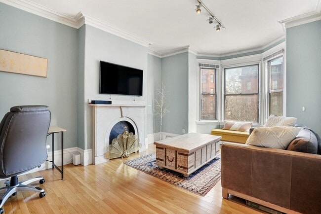 Building Photo - 587 Tremont St