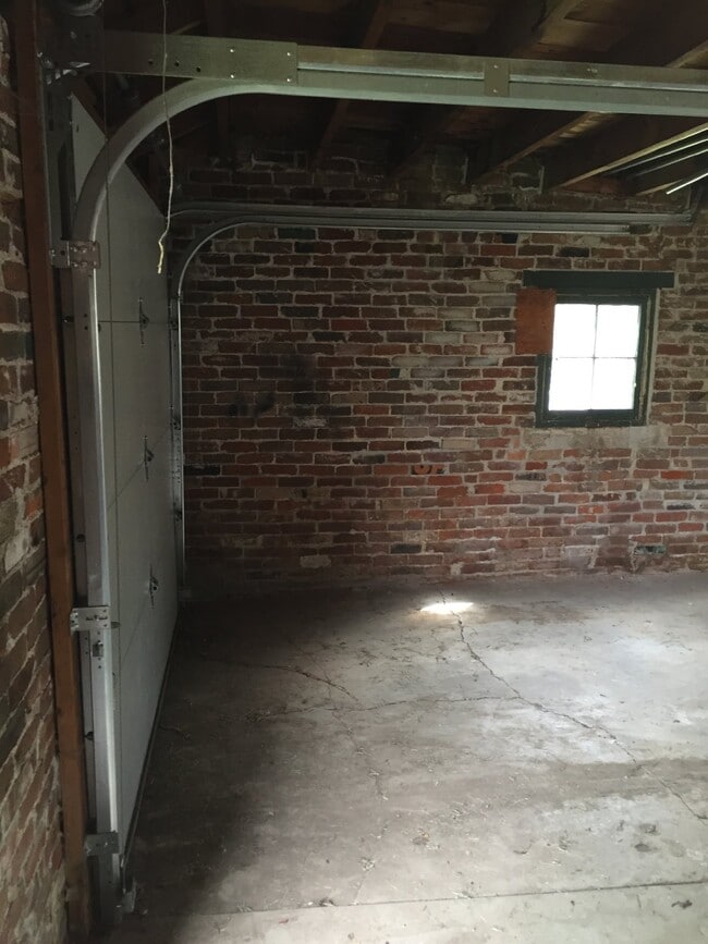 Building Photo - Ranch House for Rent