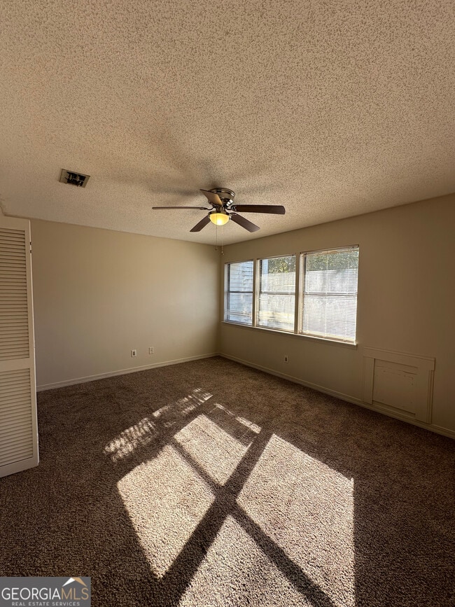 Building Photo - 105 Inlet Reach Cir