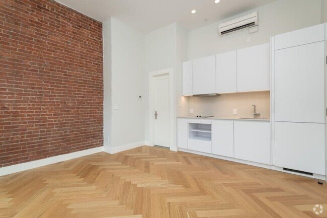 Building Photo - 461 Massachusetts Ave
