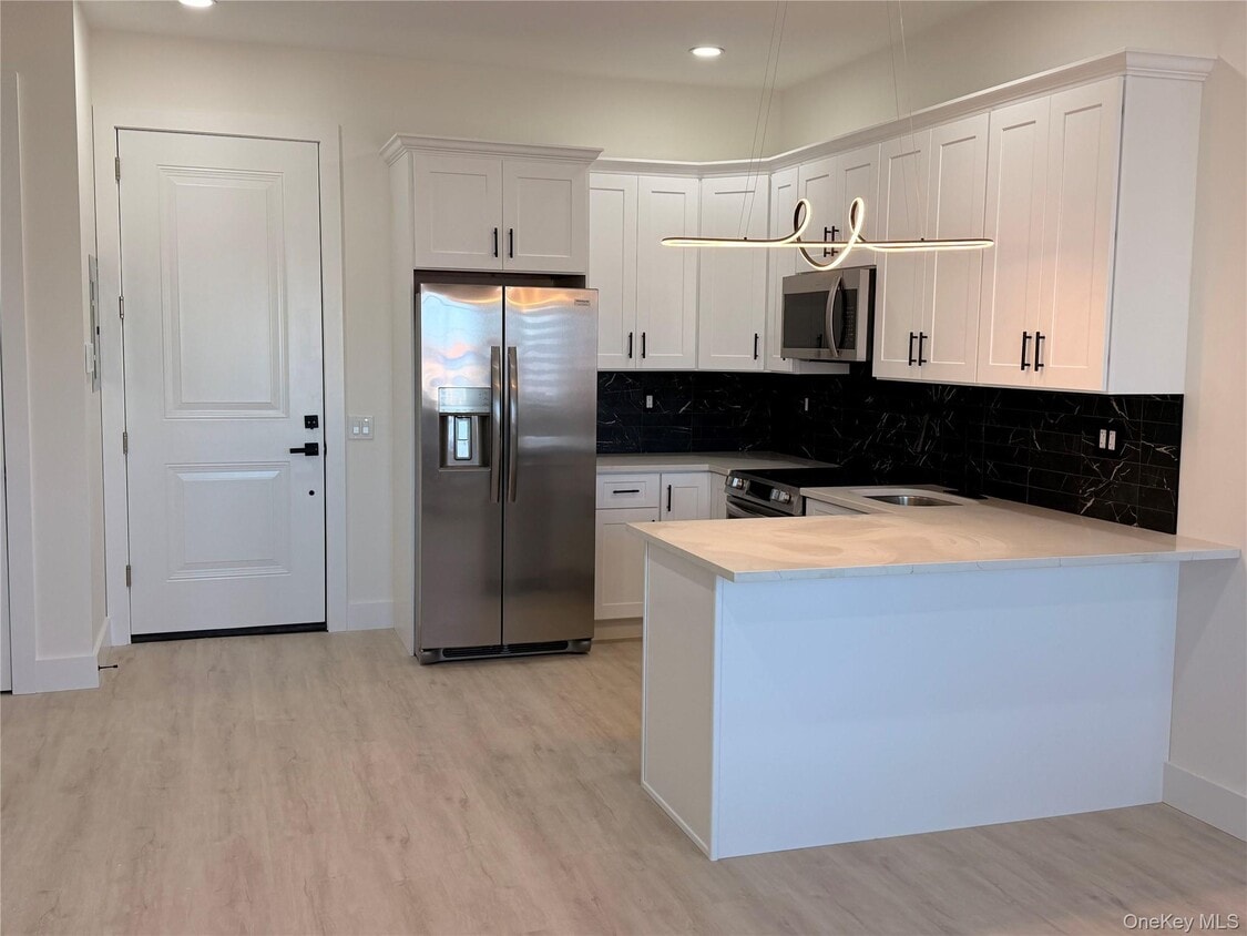 Foto principal - 3255 Lawson Blvd