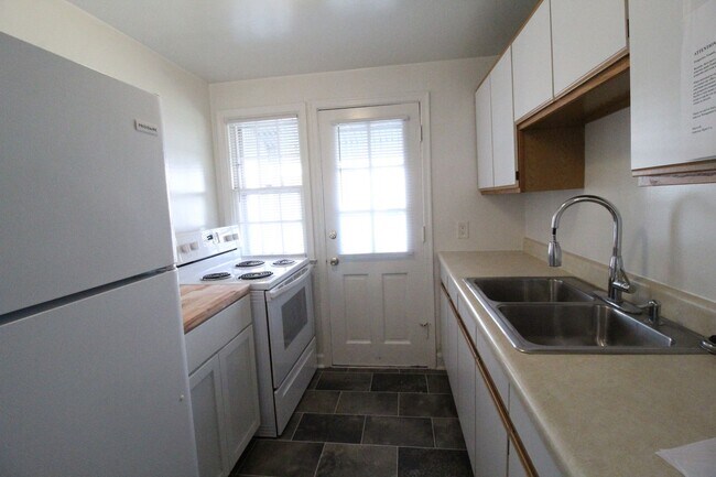 Foto del edificio - One Bedroom Duplex in North Kansas City