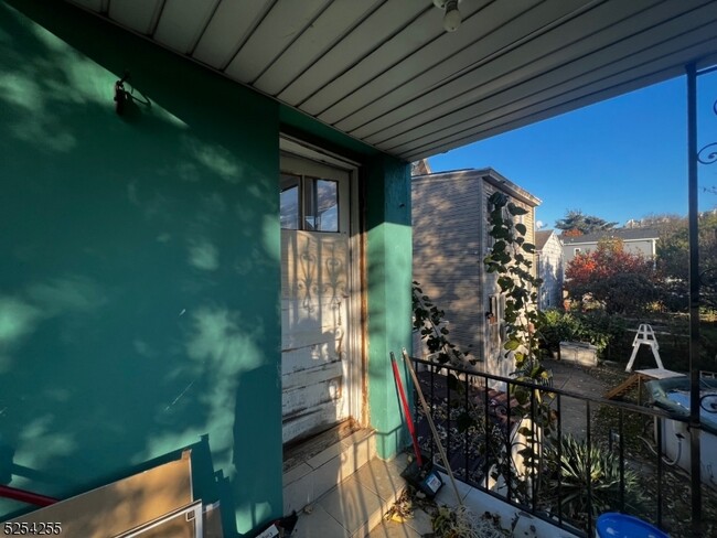 Foto del edificio - 126 Carlisle Ave