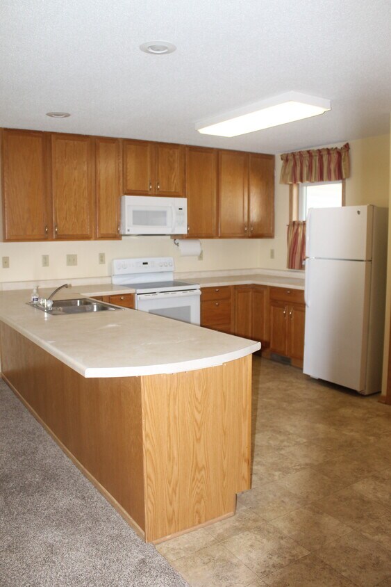 Building Photo - 209 5th Ave