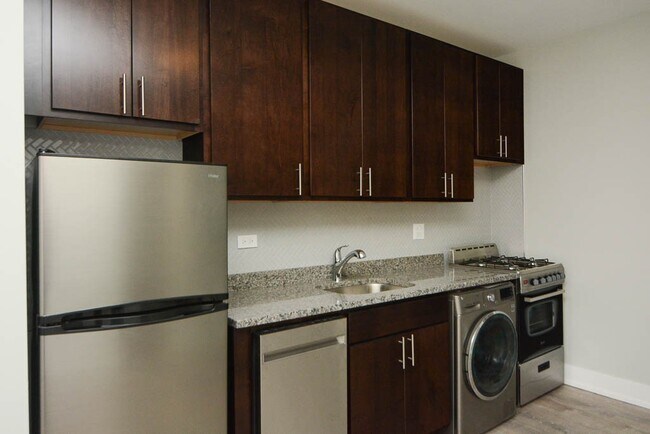Foto del edificio - 432.5 W Belden Ave