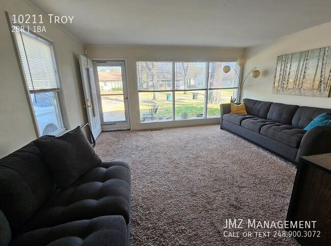 Foto del edificio - 10211 Troy-