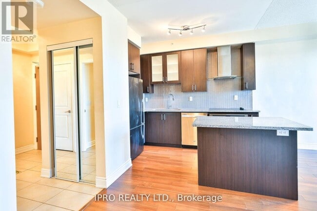Photo du bâtiment - 806-9088 YONGE St