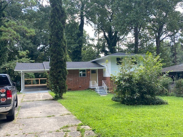 Building Photo - 2522 Warwick Cir NE