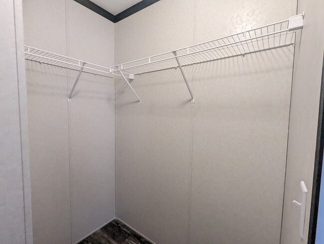 Building Photo - 661 Oregon St