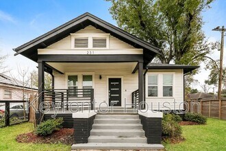 Building Photo - 231 Grace St