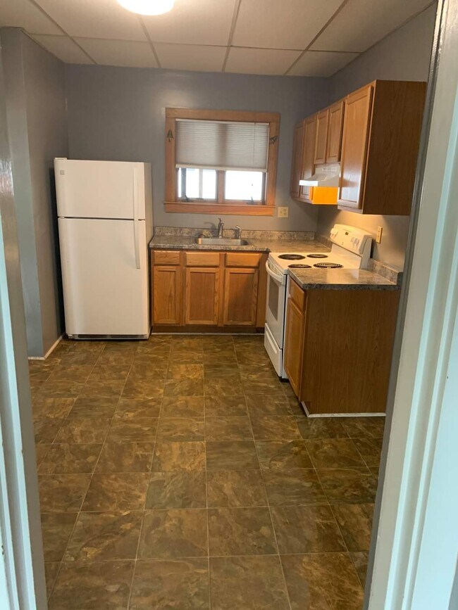 Kitchen - 176 S Main St