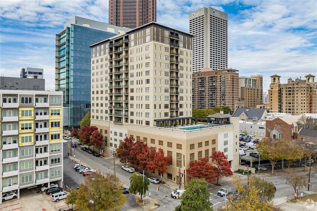 Apartments On Peachtree Street