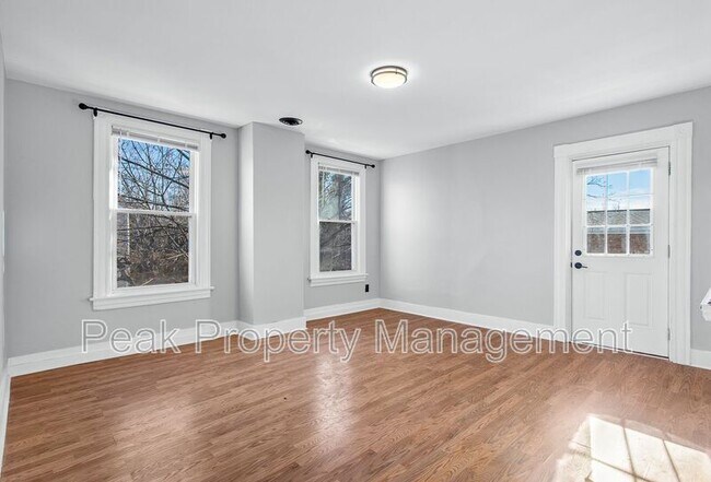 Foto del edificio - 2901 Ellwood Ave