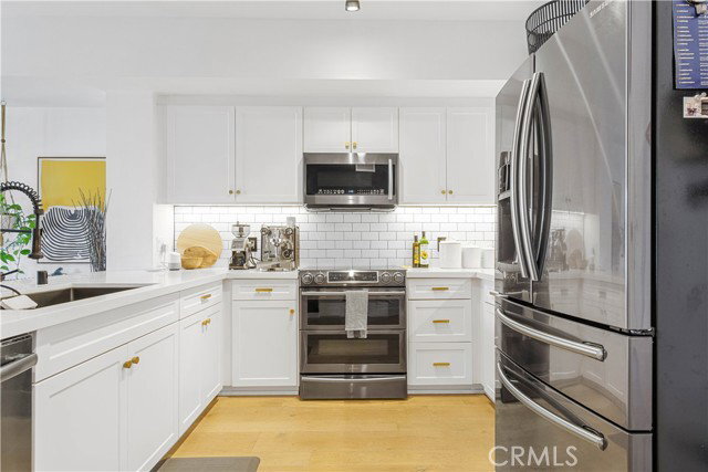 Foto del edificio - 12655 Bluff Creek Dr