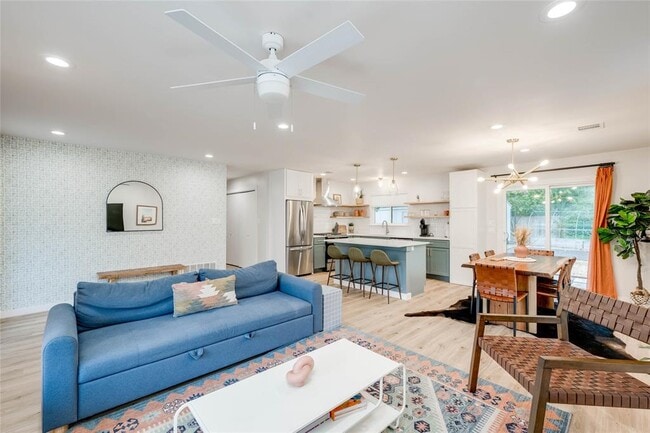 Foto del edificio - 2516 Friar Tuck Ln