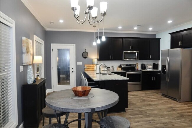Foto del edificio - 15695 Landview Ln