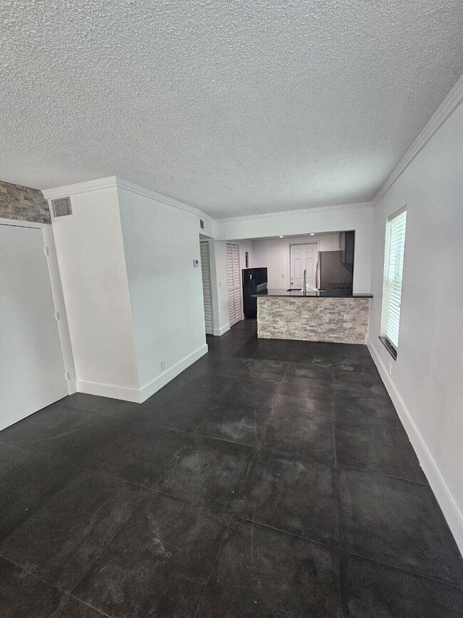 Foto del edificio - 3777 NW 78th Ave