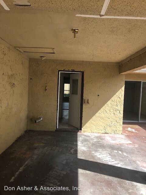Building Photo - 3 br, 3 bath House - 916 Park Lake Circle