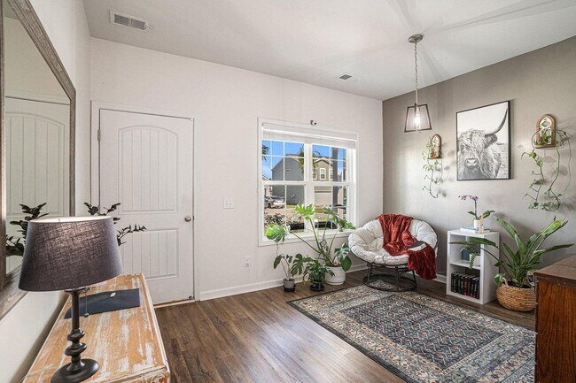 Building Photo - 252 Hyrne Dr