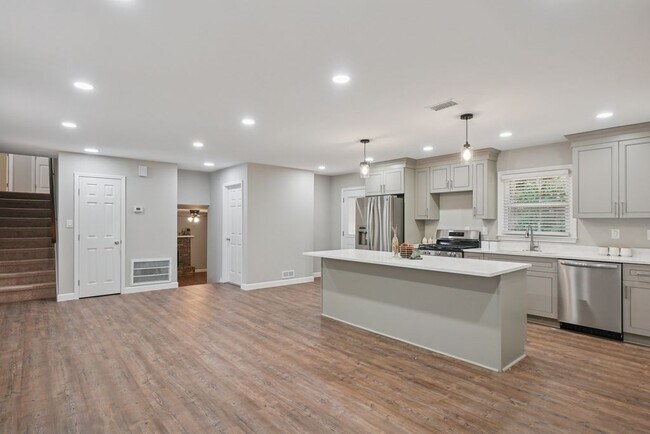 Foto del edificio - 2645 Davenport Rd NW