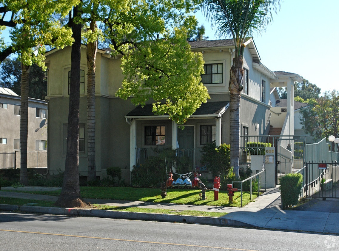 Building Photo - 626 Los Robles Ave