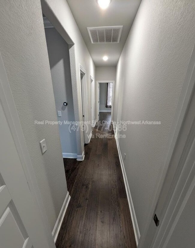 Building Photo - 431 Linda Ln