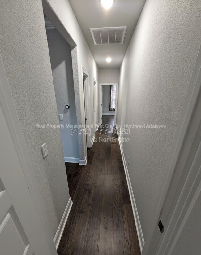 Foto del edificio - 431 Linda Ln