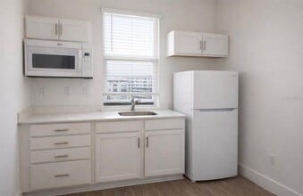 Building Photo - 13025 Michael Callin Aly