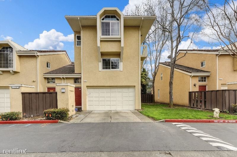Primary Photo - 3 br, 3 bath Townhome - 40 Blue Coral Ter