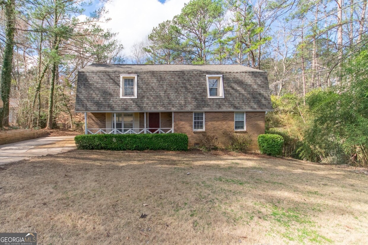 Primary Photo - 281 W Lakeview Dr