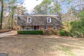 Building Photo - 281 W Lakeview Dr