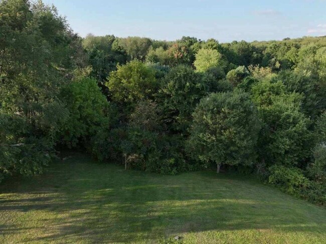 Foto del edificio - 2045 Rolling Meadows Ln