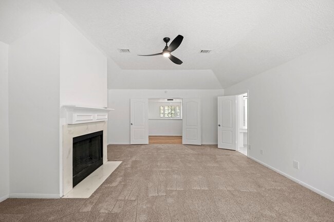 Building Photo - 2406 Parkwood Ln