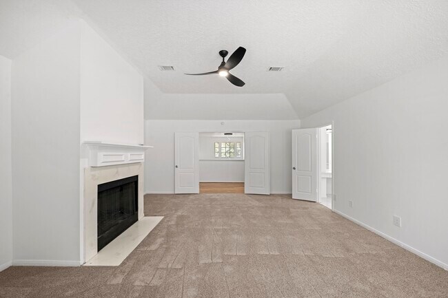 Foto del edificio - 2406 Parkwood Ln