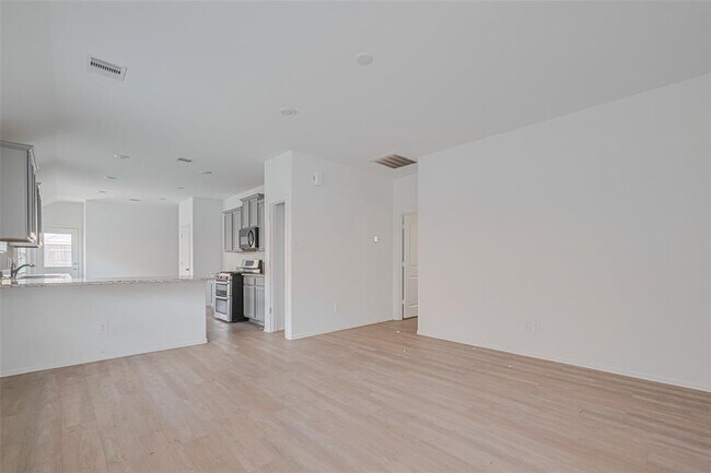 Foto del edificio - 18439 Summit Ranch Dr