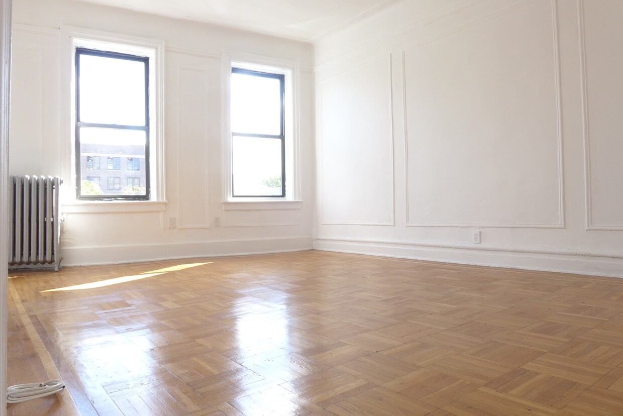 Primary Photo - 4791 Broadway