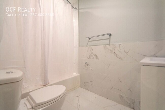 Building Photo - 412 S 13th St