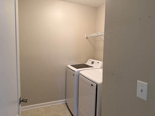 Foto del edificio - 146 Aquinnah Dr