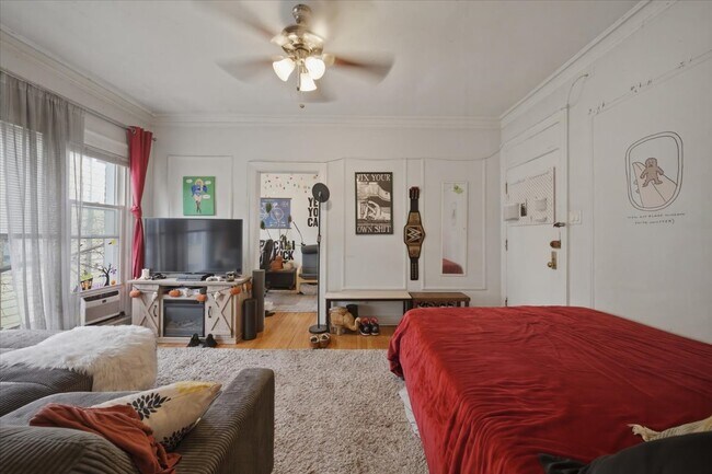 Foto del edificio - 3449 N Elaine Pl