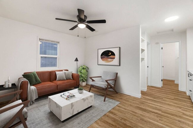 Interior Photo - Emerald Greens
