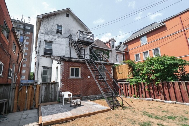 Building Photo - 275 Bronson Ave
