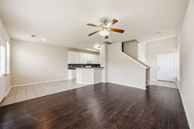 Foto del edificio - 14322 Mooreview Ln